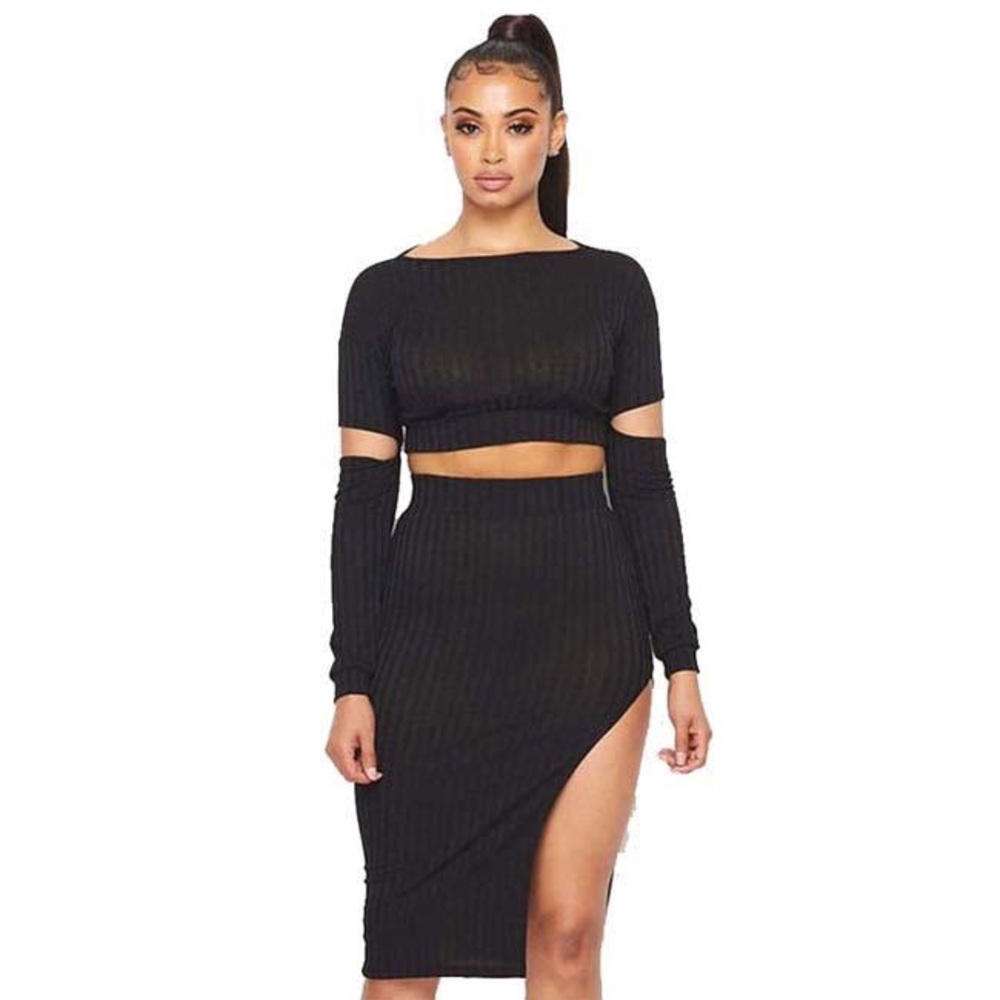 Women Black high waisted skirt and crop top set